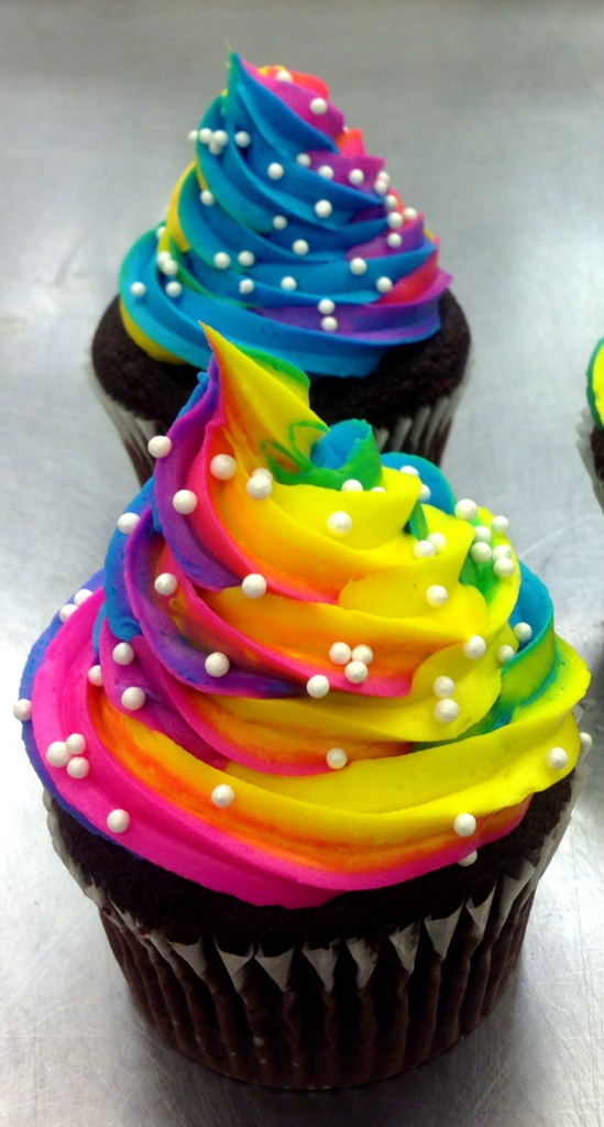 Rainbow buttercream - mr whippy effect