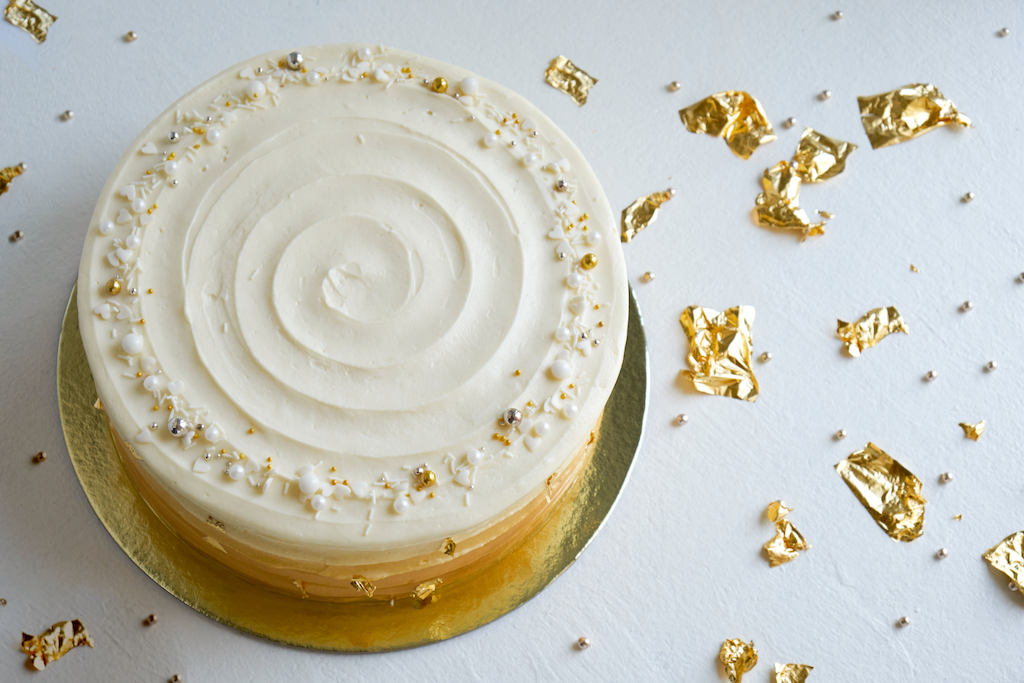 How to Apply Edible Gold/Silver Leaf to a Cake - Cake Cabinet Blog