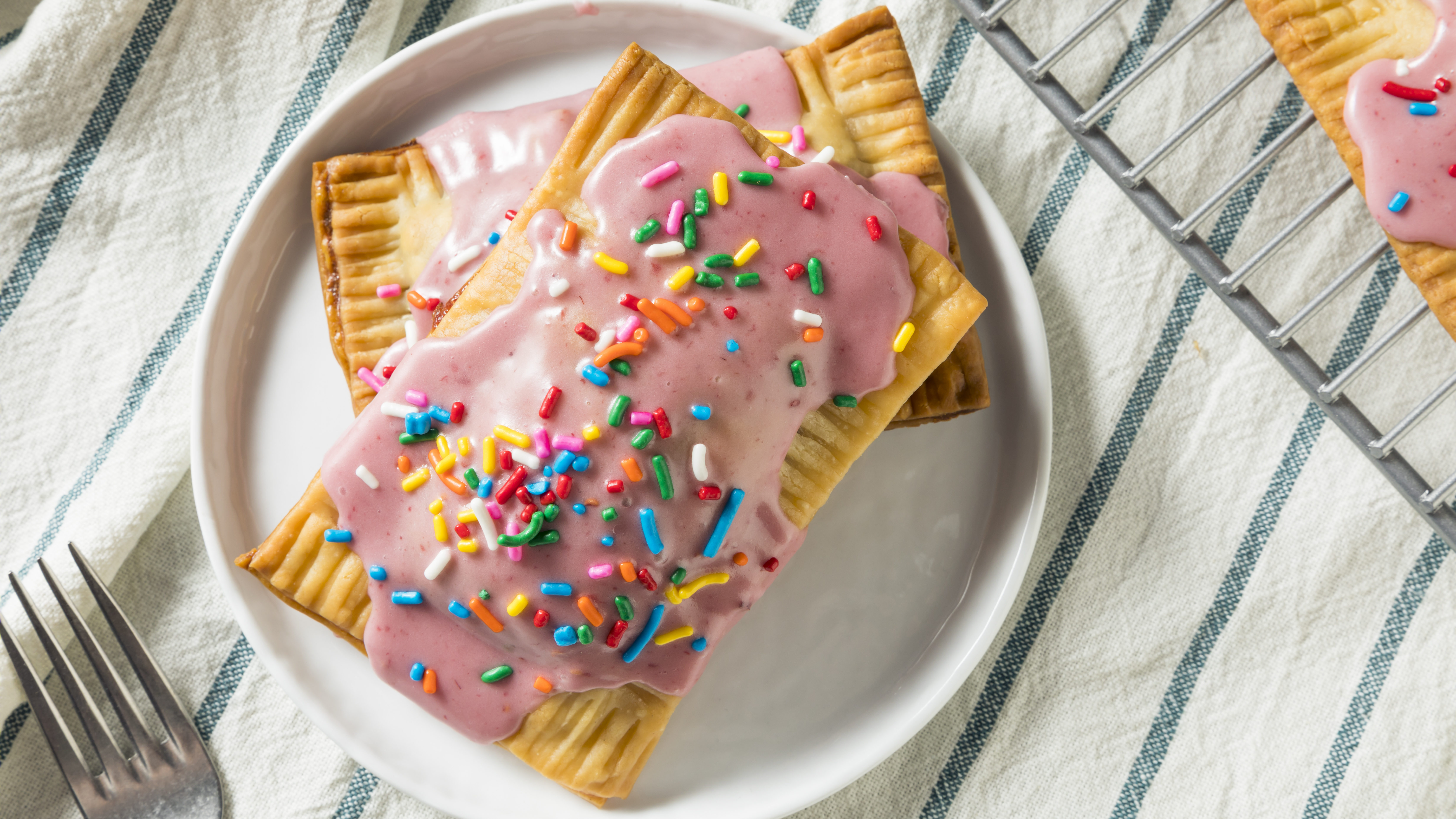 Frosted Strawberry Pop-Tarts